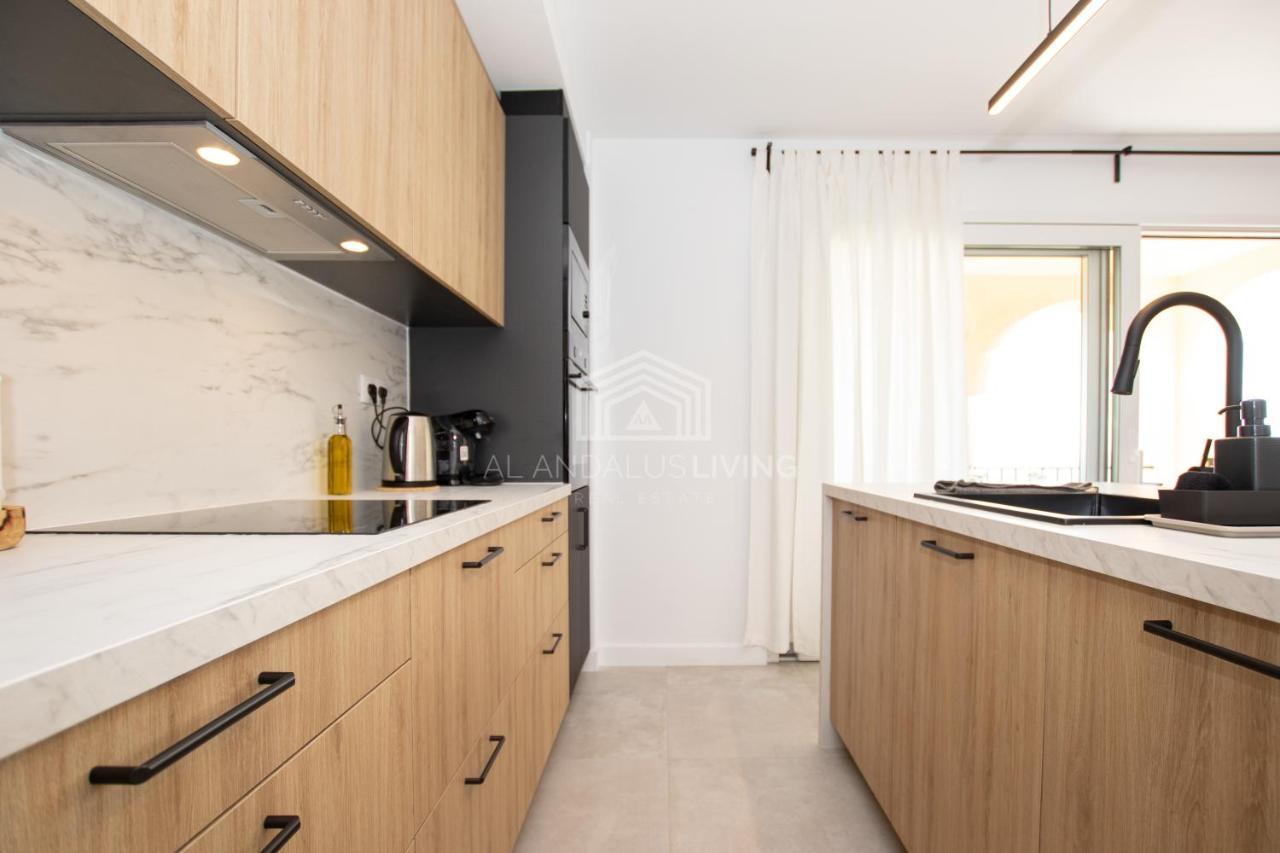 Panoramic Sea Views And Direct Access To The Beach From The Community In Torrenueva Malaga Exterior photo