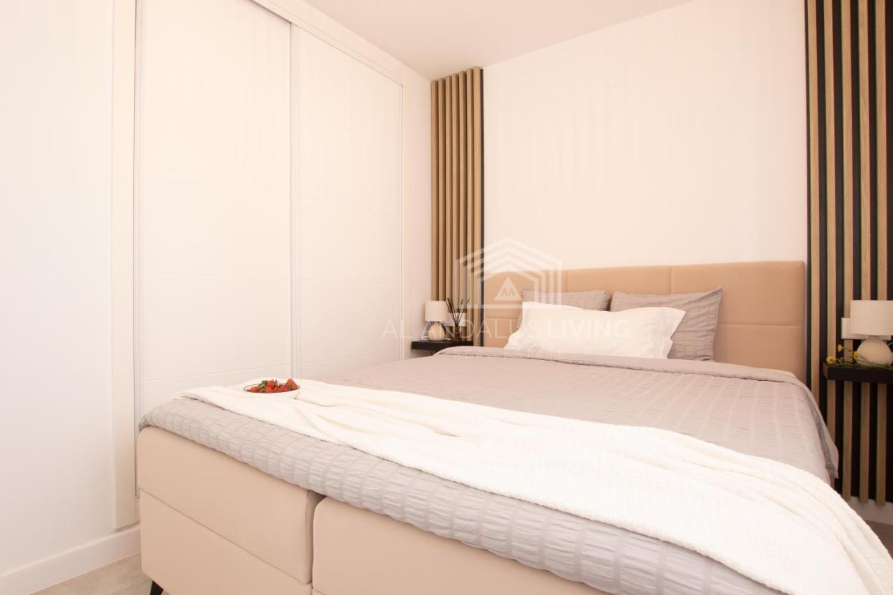 Panoramic Sea Views And Direct Access To The Beach From The Community In Torrenueva Malaga Exterior photo