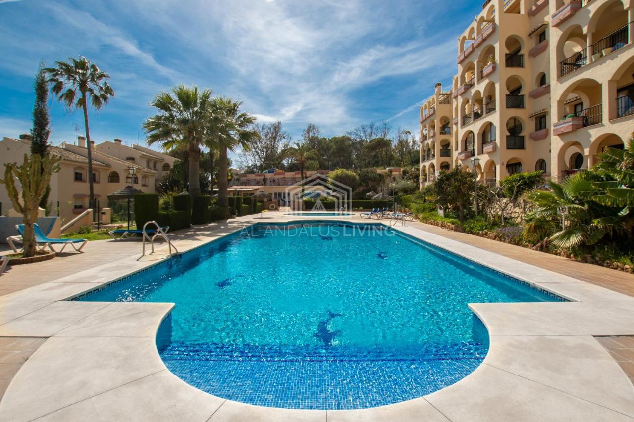 Panoramic Sea Views And Direct Access To The Beach From The Community In Torrenueva Malaga Exterior photo
