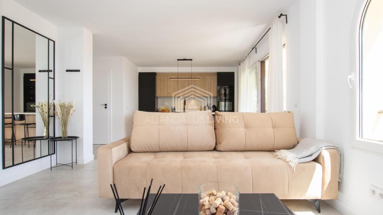 Panoramic Sea Views And Direct Access To The Beach From The Community In Torrenueva Malaga Exterior photo